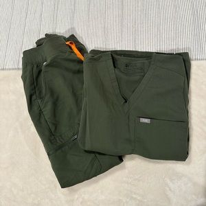 Figs Zamora Jogger Scrubs Size S and Catarina Top Size XS - Color Moss